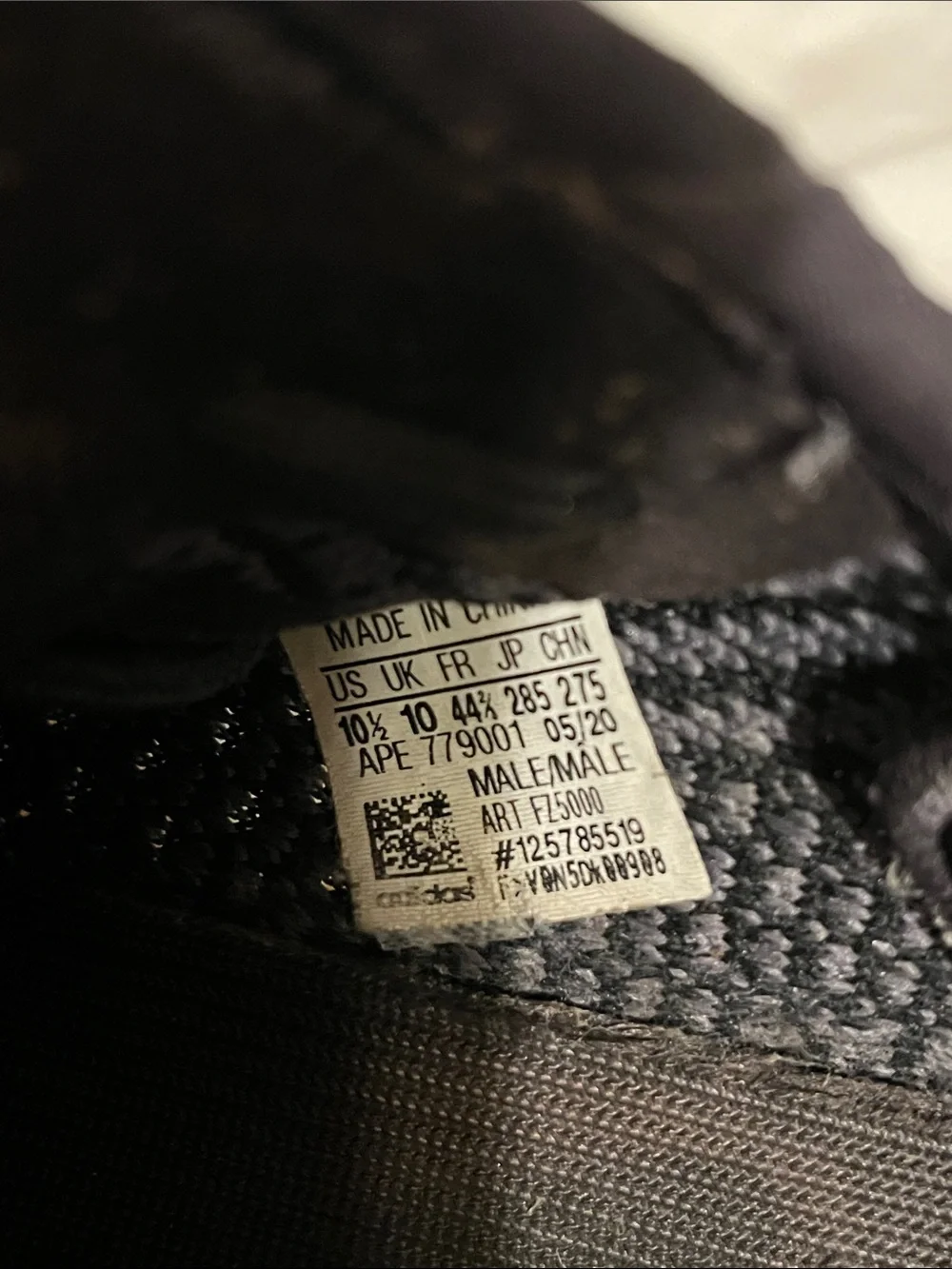 Adidas Yeezy Boost 350 V2 Carbon. MENS Size 10.5
